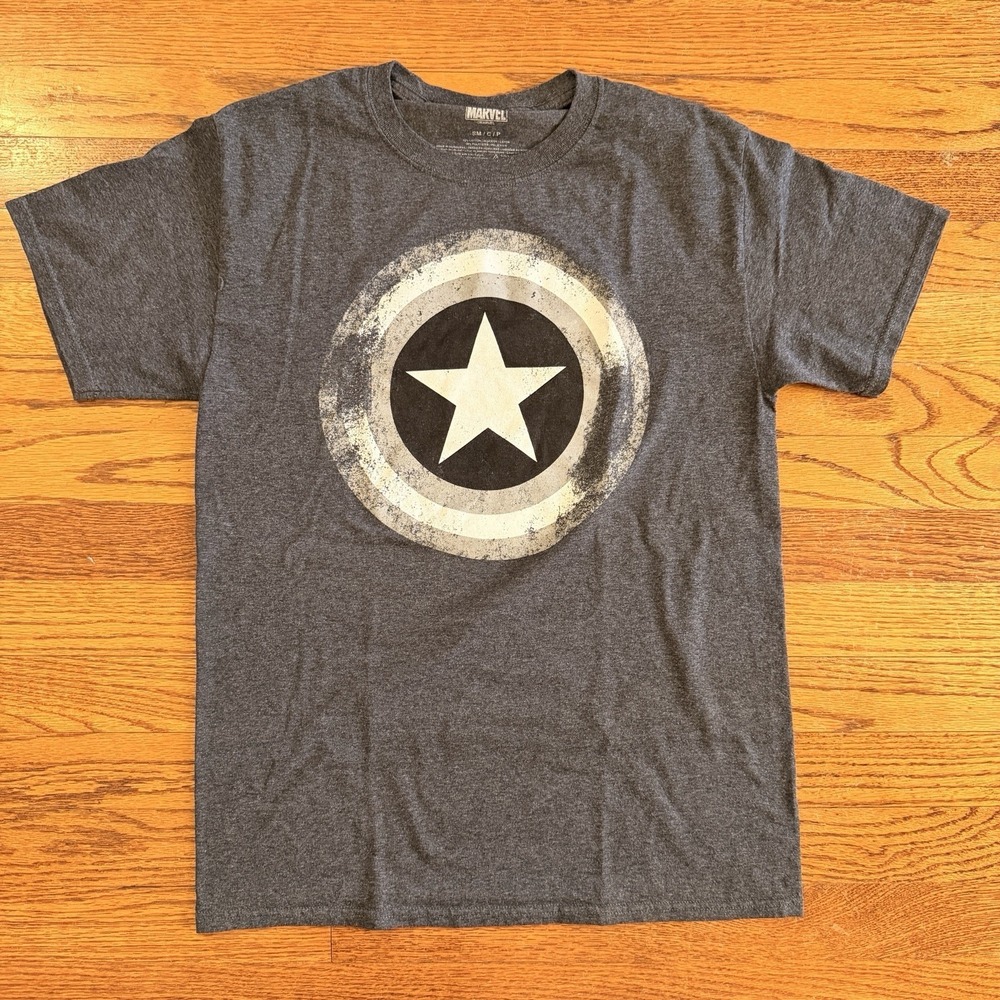 Captain‎ America Shirt Men's Small Gray White Graphic Marvel